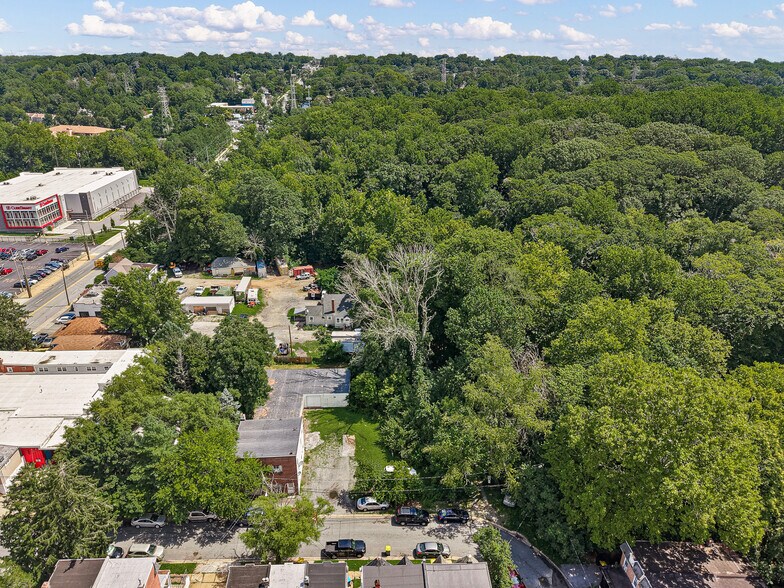 More Photos Of 9 E 44th St, Wilmington Office Residential For Sale