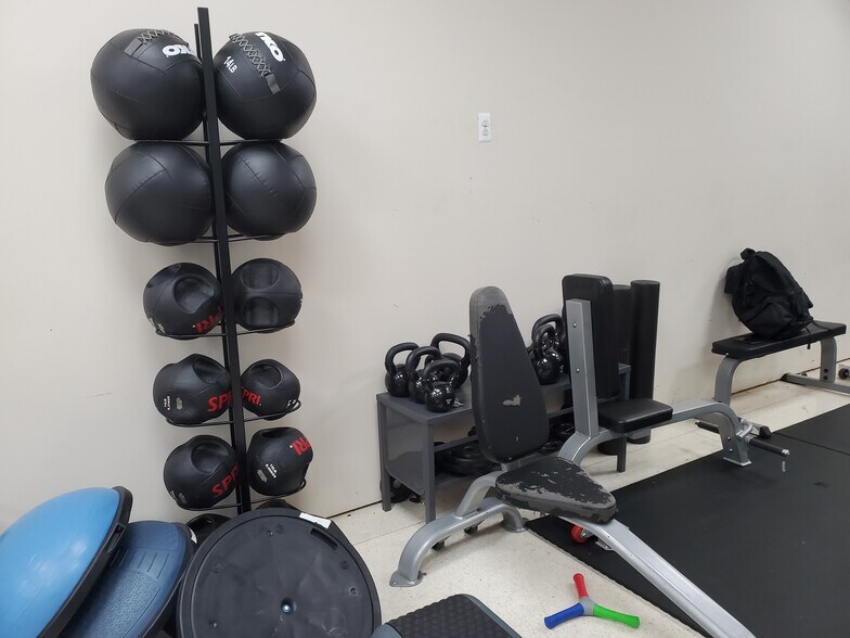 More Photos Of 8800 W Sam Houston Pky S, Houston Freestanding For Lease