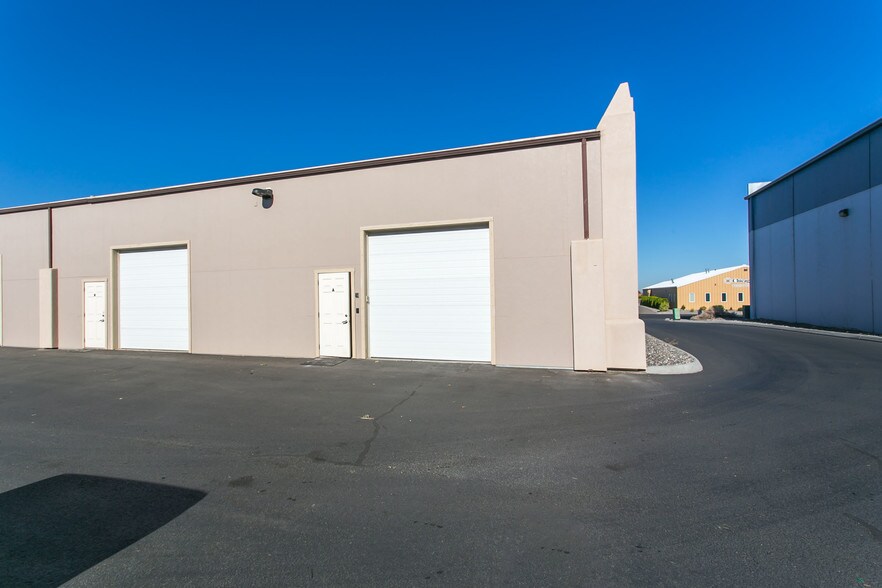 More Photos Of 6503 W Okanogan Ave, Kennewick Warehouse For Lease