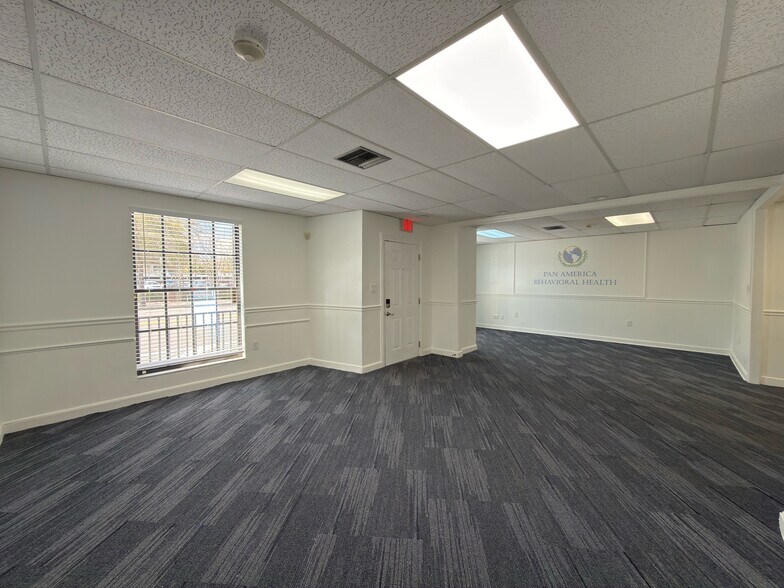 More Photos Of 1527 S Orange Ave, Orlando Office For Lease