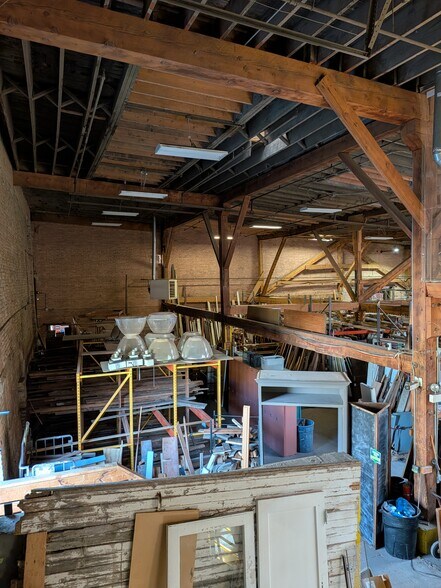 More Photos Of 1740 W Webster Ave, Chicago Light Manufacturing For Lease