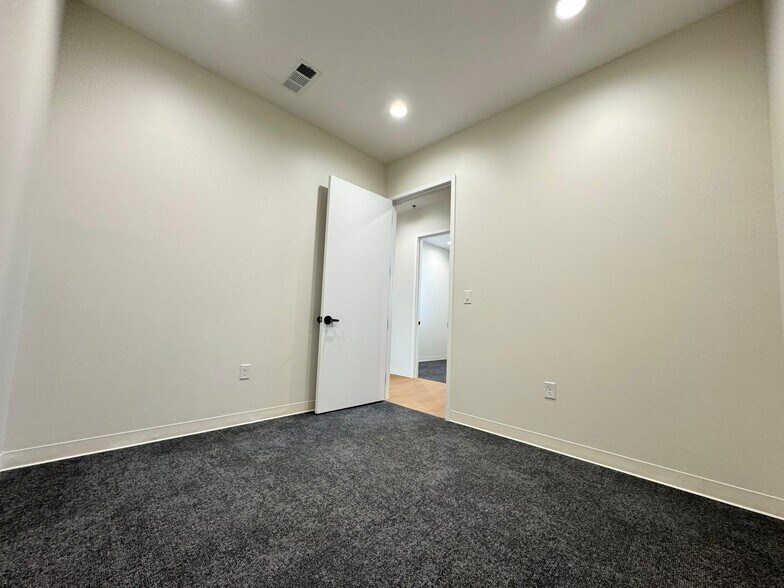 More Photos Of 1400 N Coit Rd, McKinney Unknown For Lease