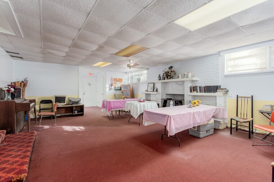 More Photos Of 1367 SW Highway 138, Riverdale Office For Sale