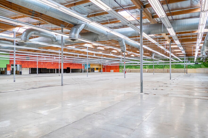 Primary Photo Of 109 N McKinley St, Corona Supermarket For Lease