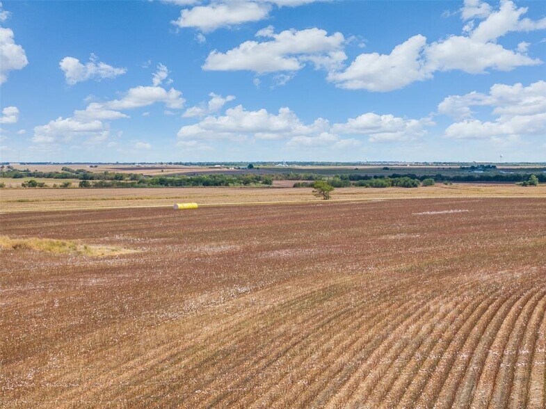 More Photos Of 000 Wells Lane, Manor Land For Sale