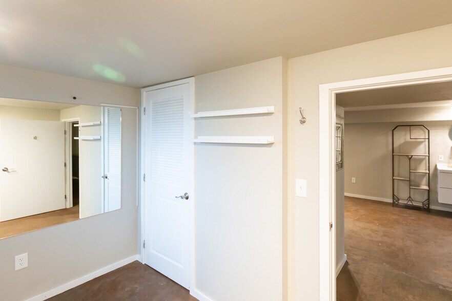 More Photos Of 1215 B St, Hood River Office For Sale