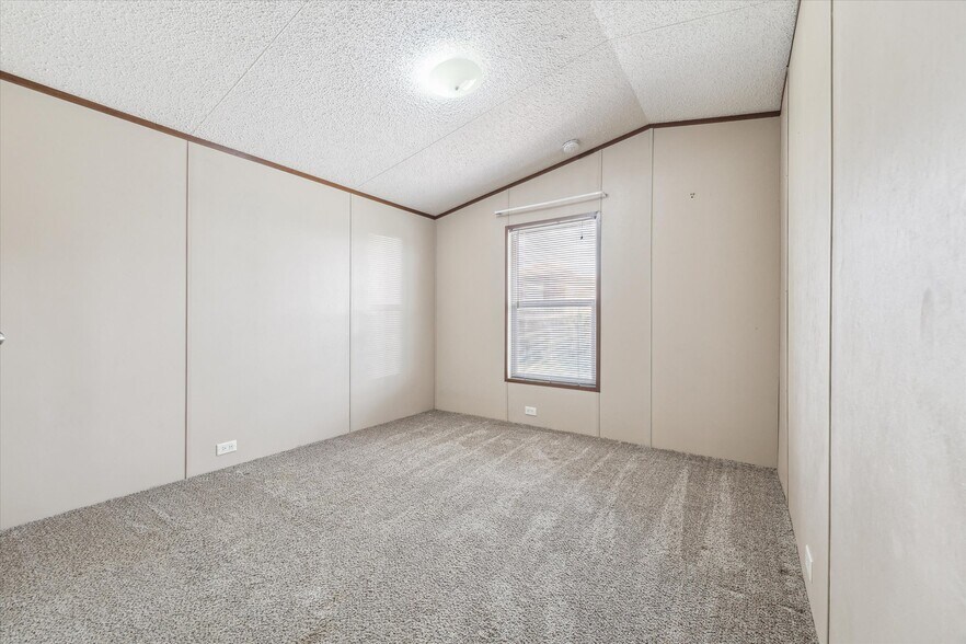 More Photos Of 3733 Rest Home Rd, Pearland Flex For Sale