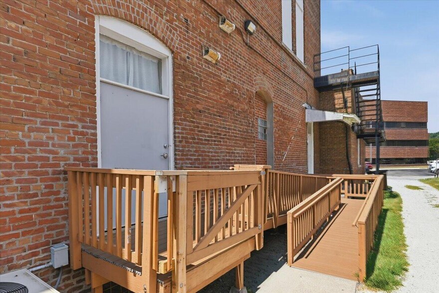 More Photos Of 530 1st Ave, Council Bluffs Lodge Meeting Hall For Sale