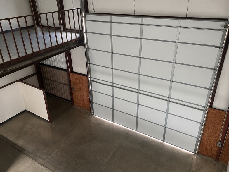 More Photos Of 7031 Grand Blvd, Houston Research And Development For Lease