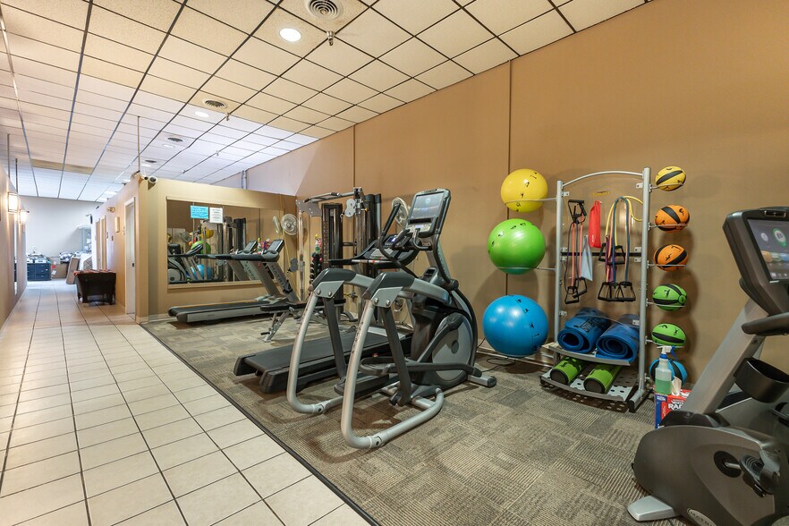 More Photos Of 128 W 8th St, Monroe General Retail For Sale