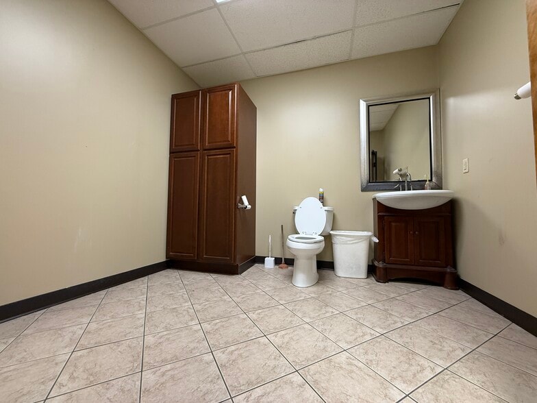 More Photos Of 11647 Armetco Dr, Justin Industrial For Lease