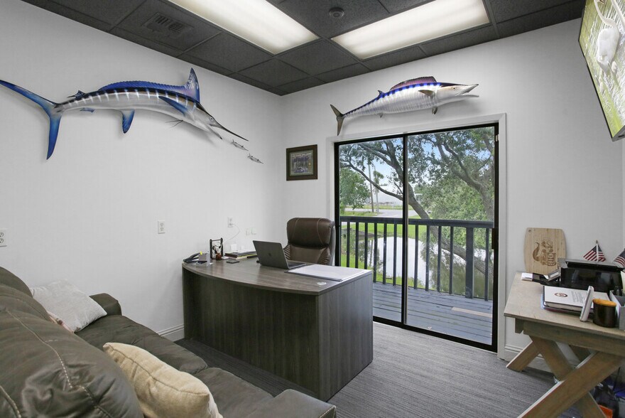 More Photos Of 825 W Prien Lake Rd, Lake Charles Medical For Sale