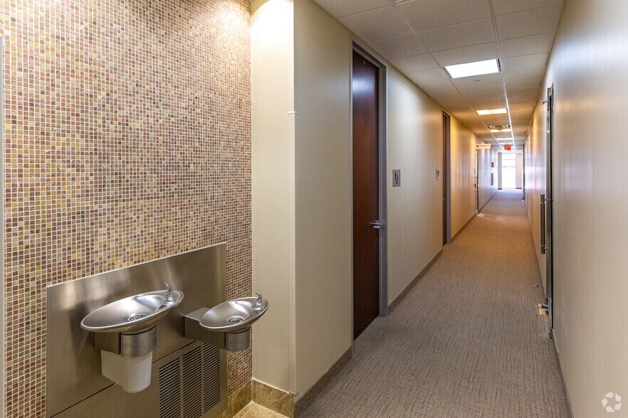 More Photos Of 610 Uptown Blvd, Cedar Hill Office For Sale