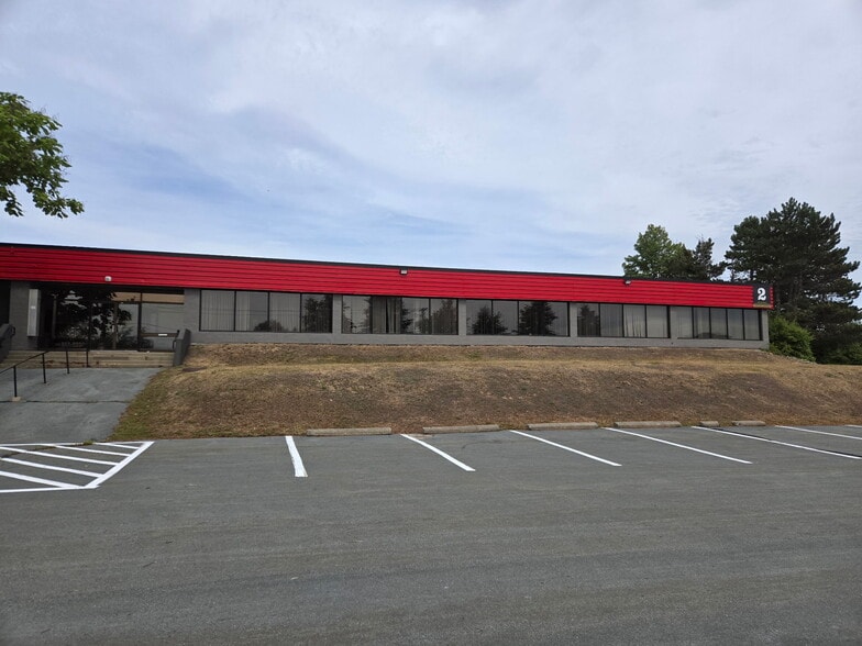 More Photos Of 11 Akerley Blvd, Halifax Light Distribution For Lease