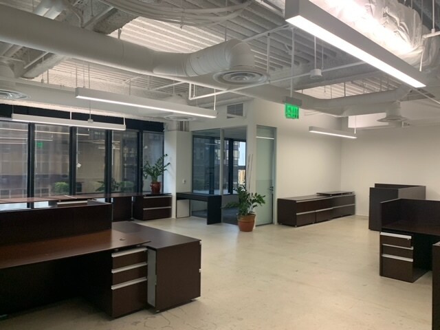 More Photos Of 700 S Flower St, Los Angeles Office For Lease