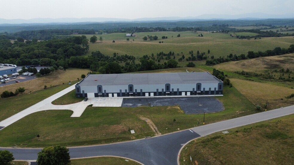 More Photos Of 101 Industry Way, Staunton Distribution For Sale