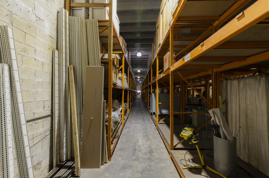 More Photos Of 2005 NW 110th Ave, Miami Warehouse For Lease