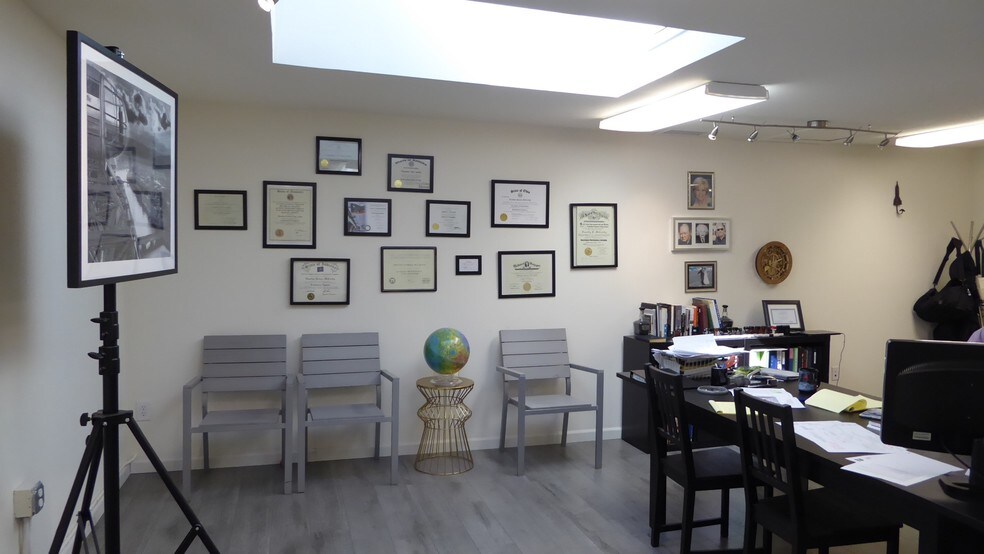 More Photos Of 434 E Main St, Ventura Storefront For Lease