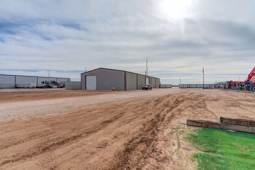 More Photos Of 604 E County Road 7200, Lubbock Office Residential For Sale