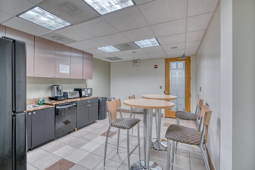 More Photos Of 438 N Frederick Ave, Gaithersburg Medical For Sale