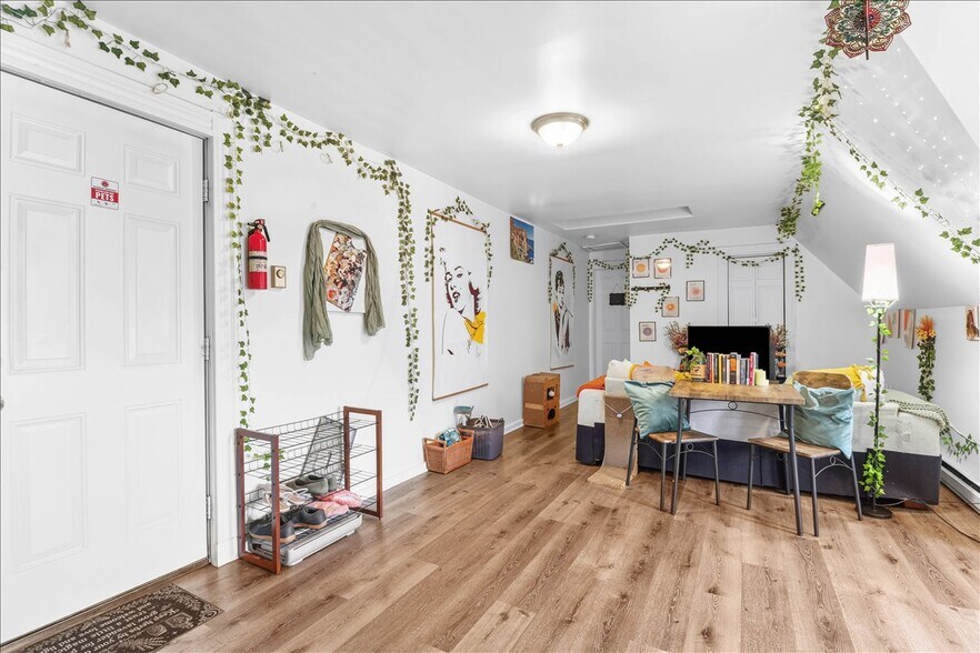 More Photos Of 914 Madison Ave, Scranton Apartments For Sale