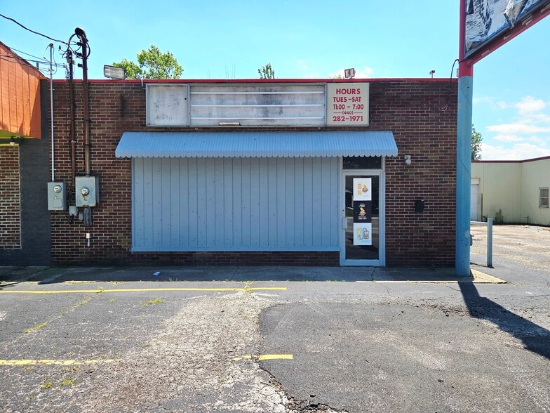 More Photos Of 2227-2229 W 21st St, Lorain Restaurant For Sale