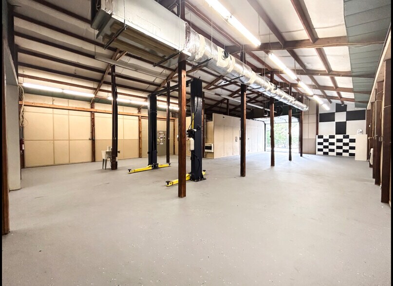 More Photos Of 1901 Hollingshed Rd, Irmo Warehouse For Sale