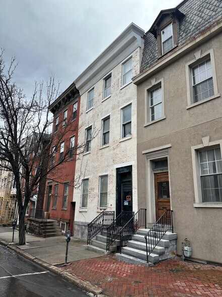 Primary Photo Of 319 W Market St, Pottsville Apartments For Sale