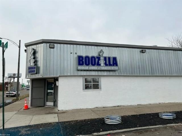 More Photos Of 15125 Harper Ave, Detroit General Retail For Sale