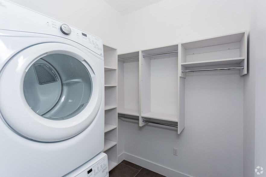 More Photos Of 180 NE 29th St, Miami Apartments For Lease