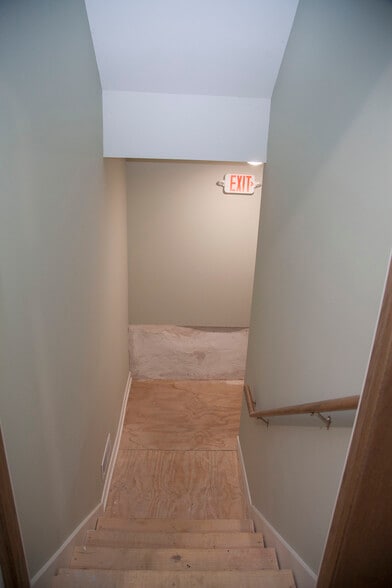 More Photos Of 705 Main St, Ridgeway Freestanding For Sale