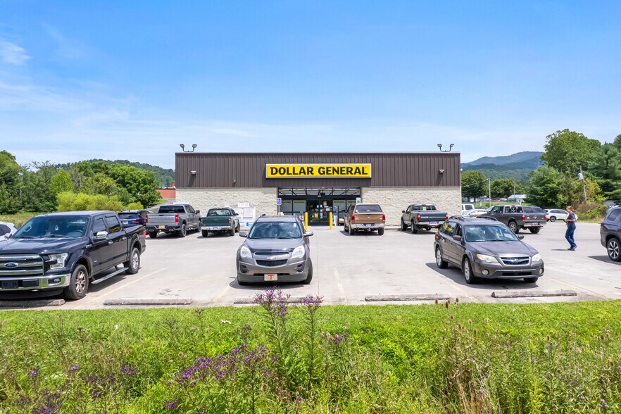 More Photos Of 333 S Shady St, Mountain City Freestanding For Sale