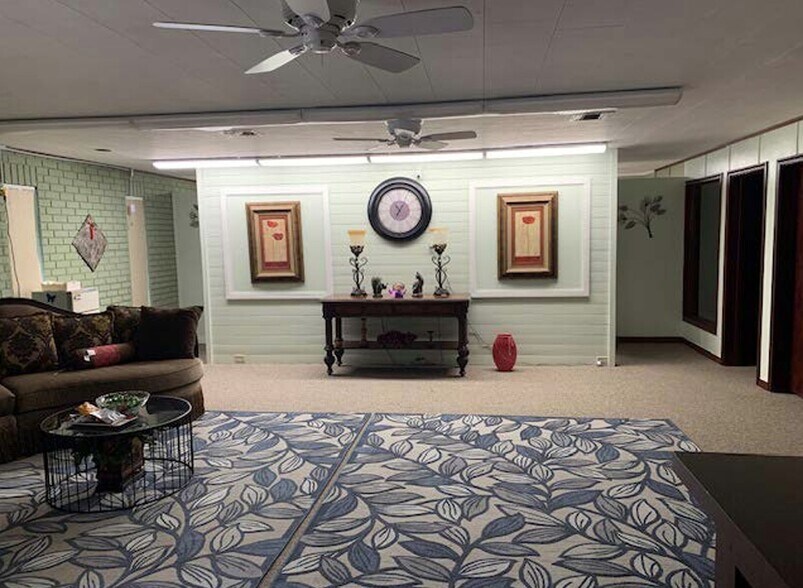 More Photos Of 2409 7th St, Bay City Medical For Sale