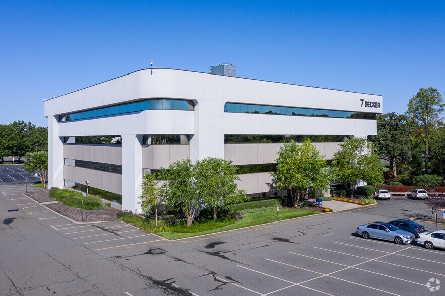 Primary Photo Of 7 Becker Farm Rd, Roseland Office For Lease