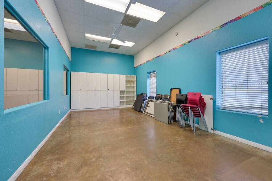 More Photos Of 20615 Dawn Dr, Lago Vista Freestanding For Sale