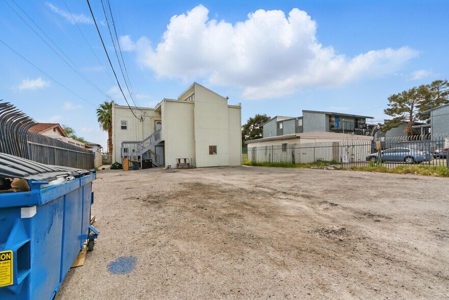 More Photos Of 214 S Maryland Pky, Las Vegas Loft Creative Space For Sale
