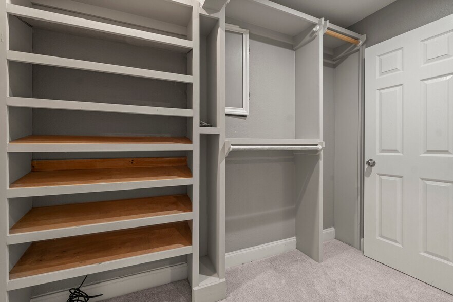 More Photos Of 2042 Teal Dr, Spring Dormitory For Sale