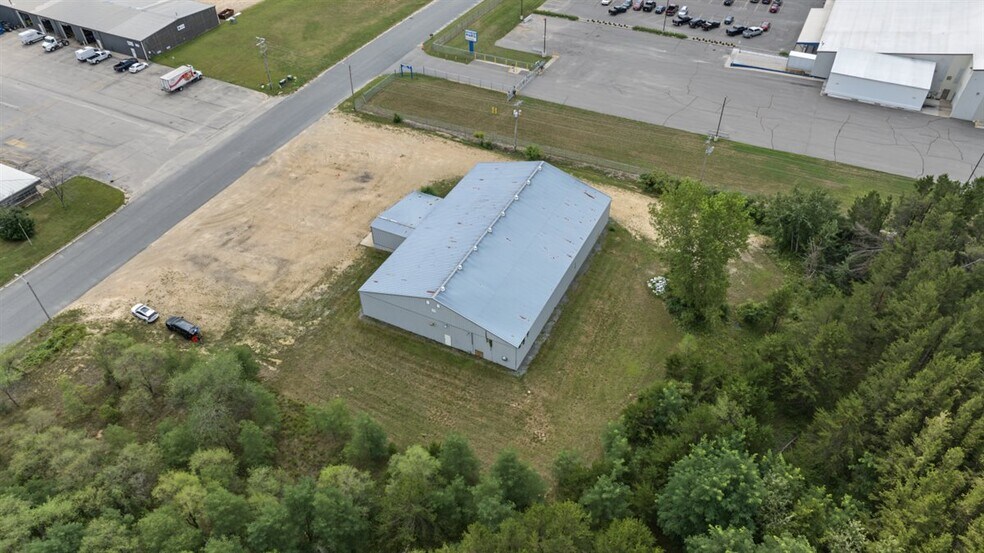 More Photos Of 211 Toro Rd, Tomah Warehouse For Lease