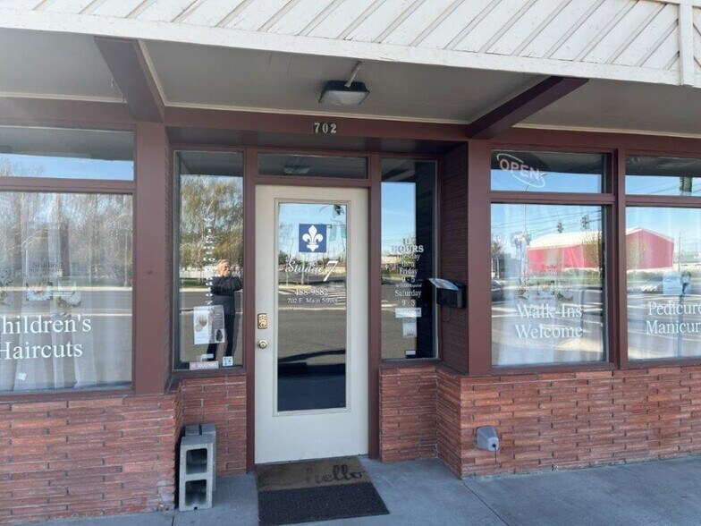 More Photos Of 702 E Main St, Othello Storefront Retail Office For Lease