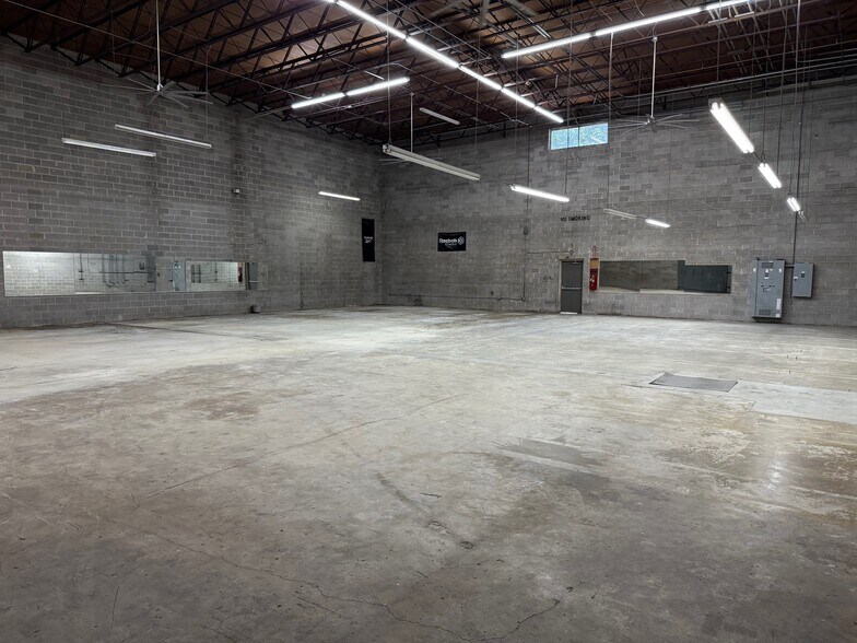 More Photos Of 774 Forrest St NW, Atlanta Warehouse For Lease