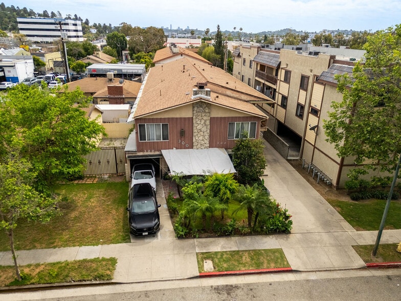 More Photos Of 300 E Garfield Ave, Glendale Apartments For Sale