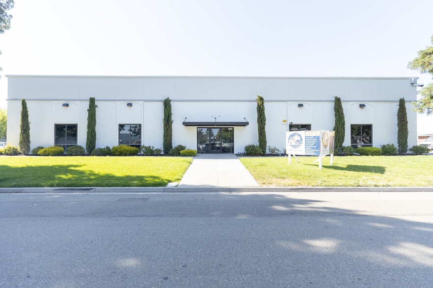 More Photos Of 7034 Commerce Cir, Pleasanton Warehouse For Lease