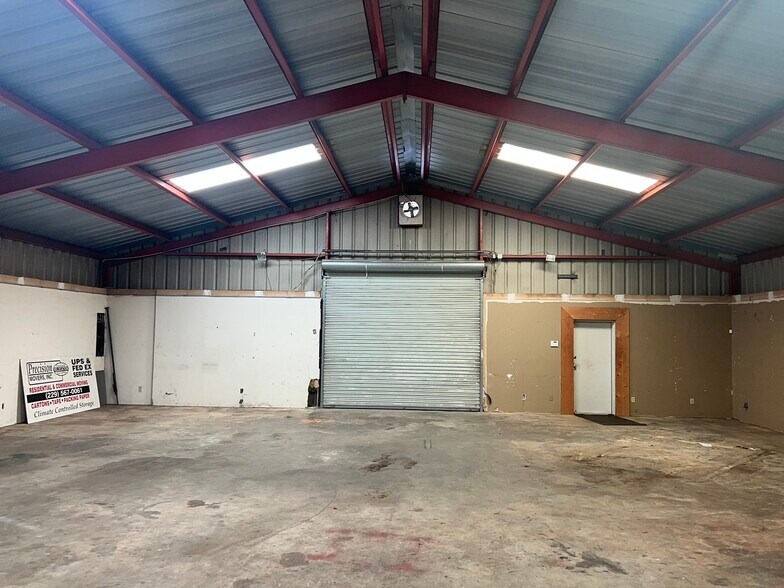 More Photos Of 126 S Gordon St, Ashburn Warehouse For Sale