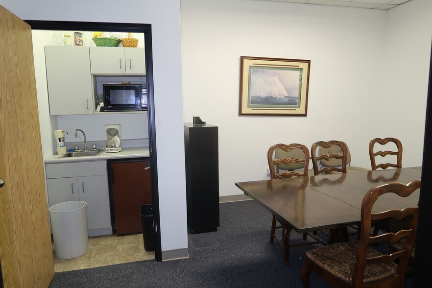 More Photos Of 502 Hamburg Tpke, Wayne Office For Sale