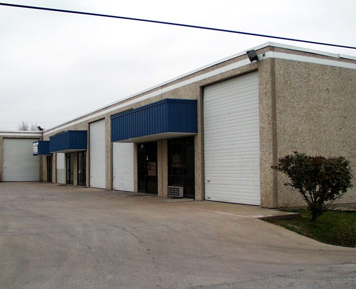 More Photos Of 11252 Goodnight Ln, Dallas Light Manufacturing For Sale