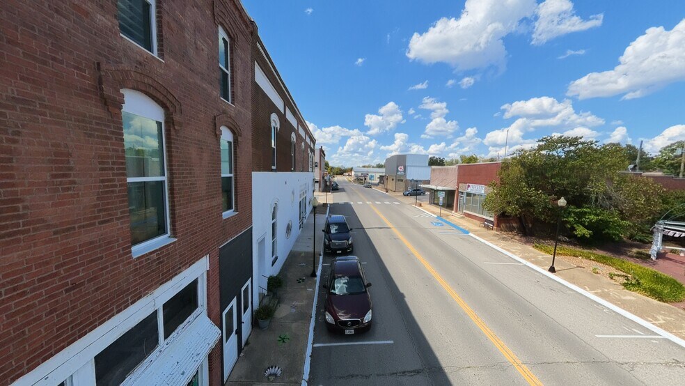 More Photos Of 113 E Main St, Willow Springs Storefront For Sale