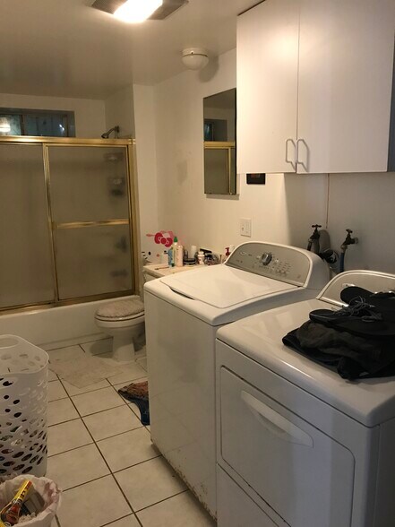 More Photos Of 1364 E 27th St, Oakland Apartments For Sale