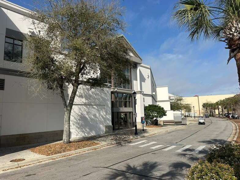 More Photos Of 4008-4300 Legendary Dr, Destin Unknown For Lease