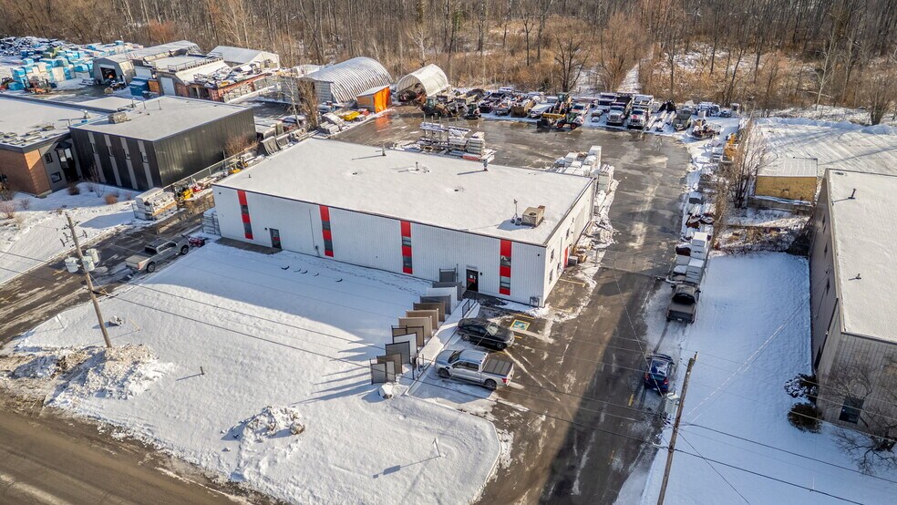 More Photos Of 2550 Del Zotto Av, Ottawa Industrial For Sale