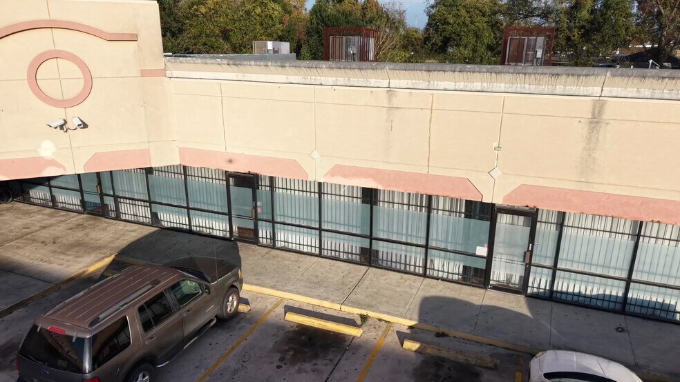 More Photos Of 239 W Tidwell Rd, Houston Unknown For Lease